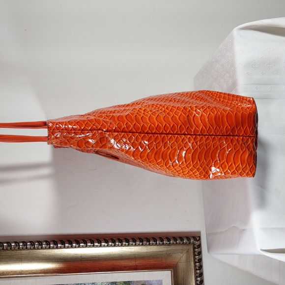 Chi by Carlos Falchi Croc Embossed Faux Leather Shoulder Bag - Picture 5 of 10